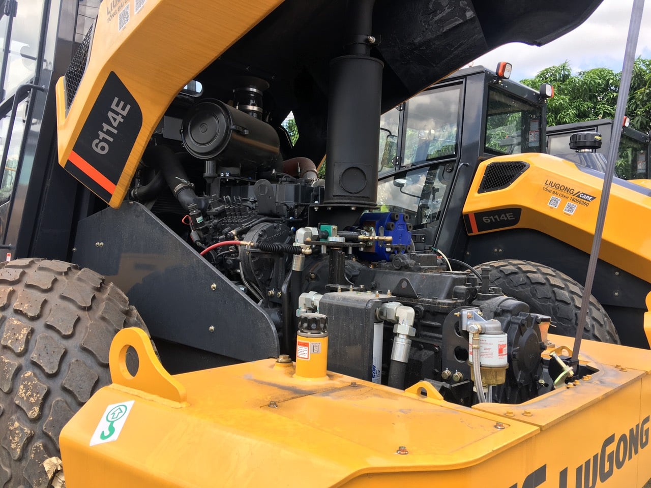 Xe Lu Rung LiuGong CLG6114E - Hiệu Suất Vượt Trội Cho Công Trình